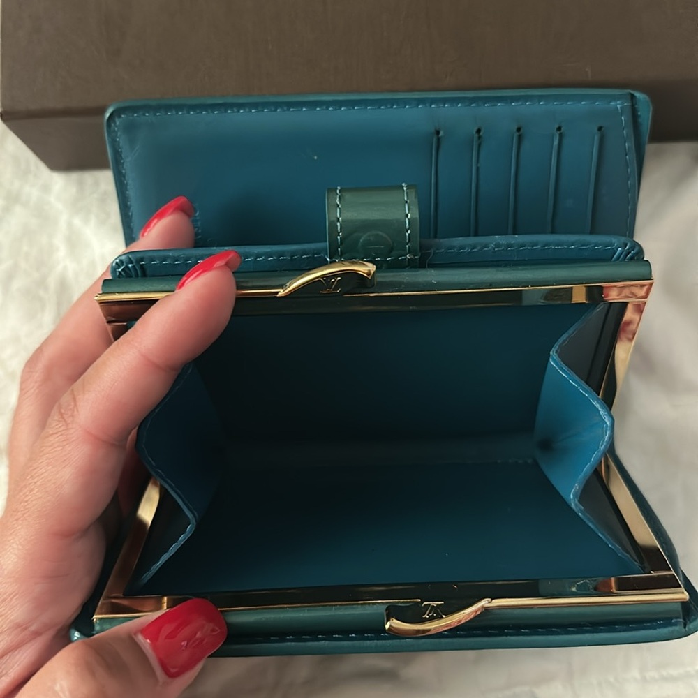 Louis Vuitton Vernis Leather French Wallet - Picture 15 of 16